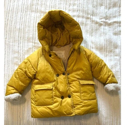Chaqueta acolchada Zara para niños bebé amarillo mostaza capucha de piel de oveja sintética talla 12-18 Mos Foto 1 de 4
