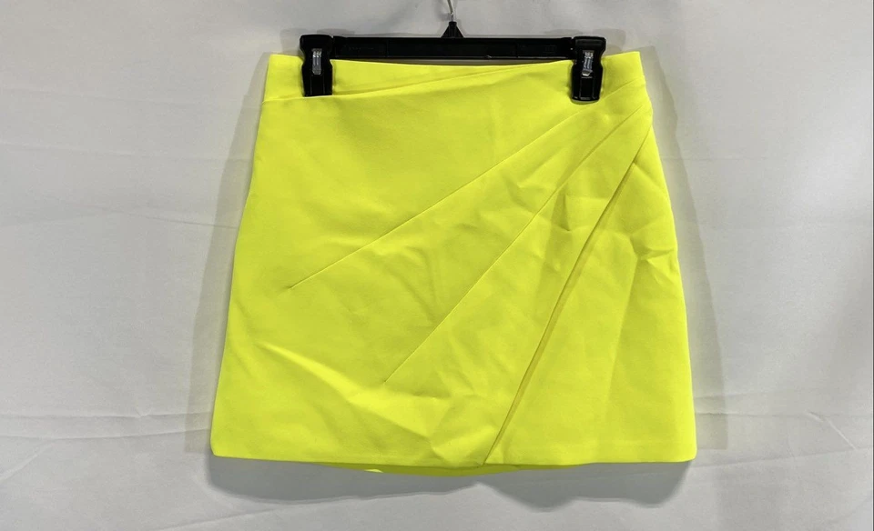 Alice + Olivia Women's Yellow Pleated Mini Skirt Size 6 - Image 1 of 4