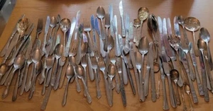 Lote mixto de utensilios de cubiertos de 10 libras tenedores cuchillos cucharas MCM vintage - Imagen 1 de 12