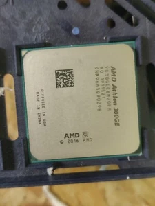 AMD Athlon 300ge - Zdjęcie 1 z 2