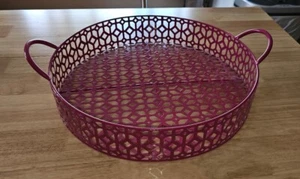 Bandeja para servir cocina decorativa redonda de metal de 18" con asas rosa - Imagen 1 de 6
