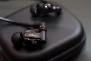 SONY MDR-EX800ST Canal Type In-ear Headphones Free shipping from Japan BRAND NEW - Picture 1 of 6