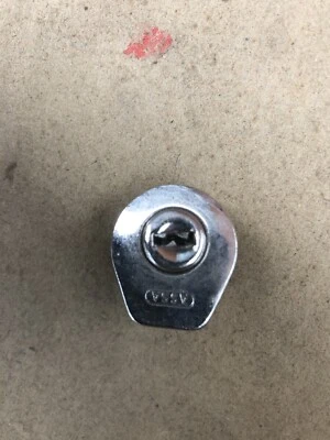 SAAB 96 Sport 2 tiempos Bullnose V4 1964 1965 1966 Guante Compartimiento Bloqueo N.O.S Foto 1 de 3