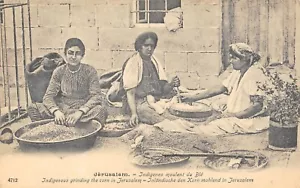 Old postcard Israel / Jerusalem / indigenous moulant du ble - Picture 1 of 1