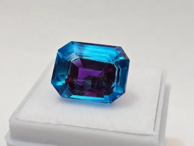 Pitambari Sapphire Emerald Cut 14-15 Ct Bi-Colour EGL Certified Gemstone - Image 1 of 4