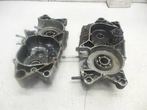 04G23 Kawasaki KX 250 1981 Crankcase Cases Set 14001-5069 14001-5068 - Picture 1 of 4
