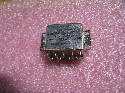 GE RELÉ # 3SAH1242A2 NSN: 5945-00-856-7641 BOBINA DE 2 AMPERIOS 500 OHMIOS 4PDT Foto 1 de 4