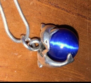Silver Chain with Silver Dolphin Pendant Very cute - Picture 1 of 2