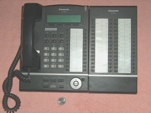 Teléfono Panasonic KX-T7630B y consola digital DSS KX-T7640-B súper híbrida probada - Imagen 1 de 7