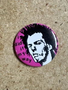 VINTAGE SID VICIOUS / SEX PISTOLS 1.25" BADGE BUTTON PINBACK PIN PUNK - Picture 1 of 2
