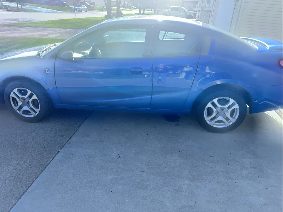 2004 Saturn Ion 3 купе 4 двери 2,2 л (опция L61 opt M75 (CVT) - Изображение 1 из 4