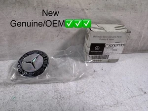 Genuine New Mercedes-Benz Emblem A2128170316 - Picture 1 of 20