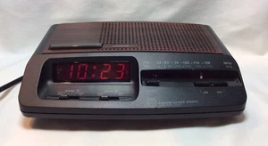 GENERAL ELECTRIC AM/FM Clock Radio 7-4621A w/2 Wake Times Fully Tested Vintage - Picture 1 of 10