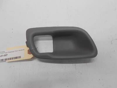 Bisel de manija de puerta derecha Ford Windstar 2001 XF22-1622896-ACW usado OEM Foto 1 de 3