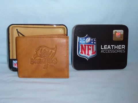 TAMPA BAY BUCCANEERS    Leather BiFold Wallet    NIB    brown 4 Cover
