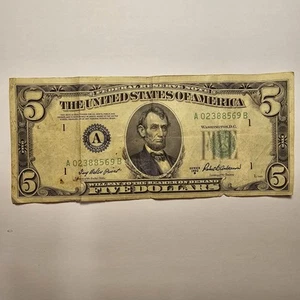 1950 B - A 5 DOLLAR BILL FEDERAL RESERVE NOTE - BANK OF BOSTON - A02388569B - Picture 1 of 13