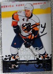 Tarjeta automática de novato Brett Skinner firmada 2008-09 UD Young Guns New York Islanders - Imagen 1 de 1