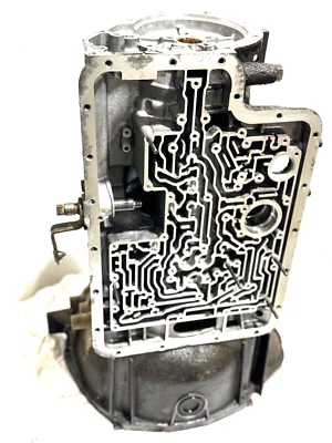 1990 E40D RWD GAS SB - TRANS BODY HOUSING - MATED TO 90 F250 351W - Image 1 of 4