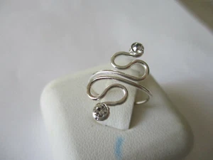 Anillo de punta de plata esterlina ajustable suave doble remolino con 2 redondos brillantes CZ - Imagen 1 de 2