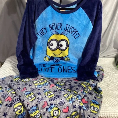 Conjunto de pijama suave de felpa "lindos" de Despicable Me Minions para mujer talla grande usado en excelente estado Foto 1 de 4