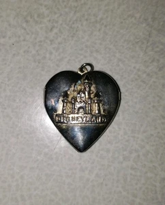 Vintage Disneyland Schloss Herz Medaillon Anhänger Walt Disney Productions - Bild 1 von 6