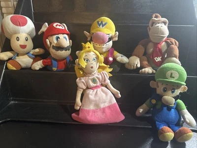 Lote de Super Mario Bros. Banqueta de pelúcia Princess Peach Toadstool BD&A N64 Nintendo Power 97 - Imagem 1 de 4