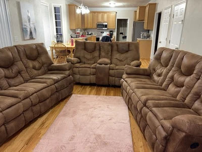 Juego de 3 sofás Ashley Furniture de cuero marrón/gamuza Foto 1 de 4