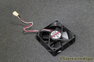 AVC F8025R12LA 80mm x 80mm x 25mm 3-Pin 3-Wire DC 12V 0.12A Fan - Picture 1 of 1