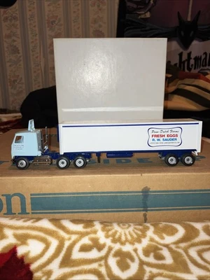 Winross 1/64 diecast trucks COE Kenworth or Mack Penn-Dutch Farms Fresh Eggs - Image 1 of 4