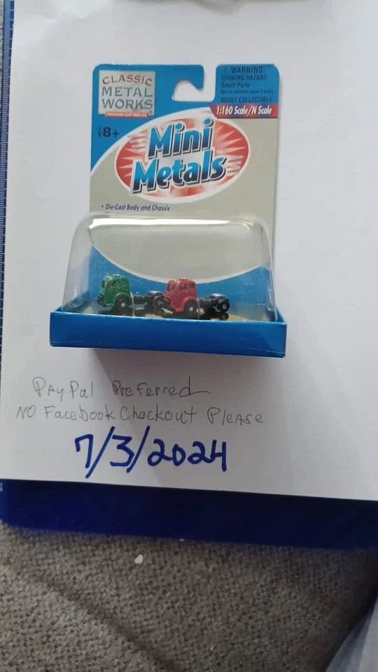 This is a Classic Metal Works 50205 N Mini Metals - White - 1953 3000 Cabover  - Image 1 of 2