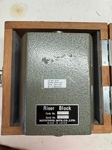 Mitutoyo 515-106 Riser Block with case HMR-6 - Picture 1 of 3