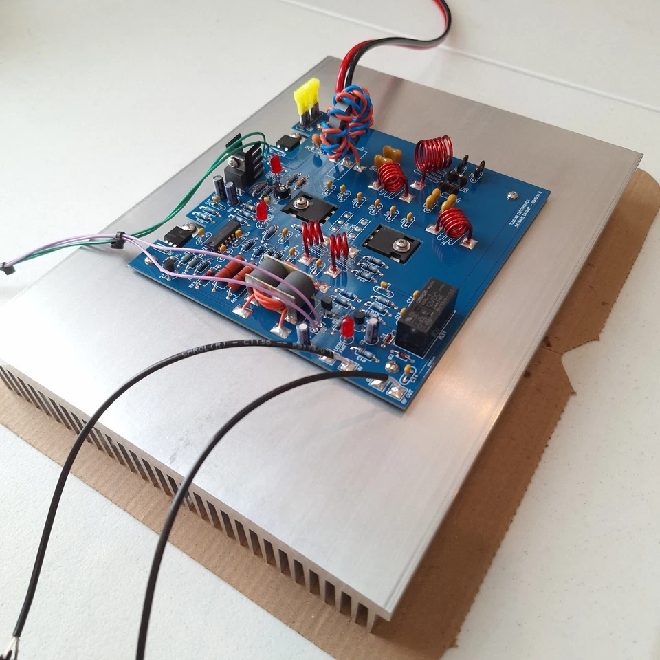 Telstar Electronics SkyWave DX600T RF Amplificador Lineal Palet G3D Foto 1 de 3