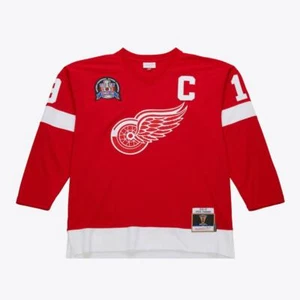 M&N Herren Steve Yzerman Detroit Red Wings 1996/97 Power Play Spielertrikot - Bild 1 von 6