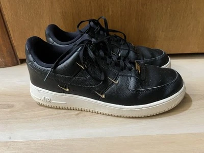 NIKE AIR FORCE SISTERHOOD Black Gold Swooshes CT1990 001 Women’s 9.5 - Image 1 of 4