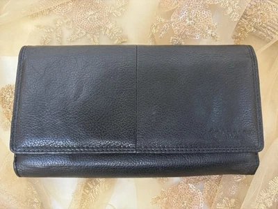Kenneth Cole Reaction Black Leather Wallet Clutch Purse Pebble Grain ID Cards - Image 1 of 4