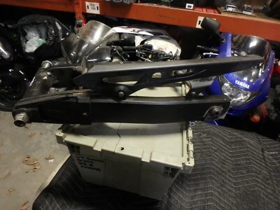 SUZUKI SV650 / SV650S 03-07 SWINGARM / AXEL / CHAIN GUARD - Image 1 of 4