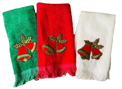 Christmas Fingertip Towels Red &Green &White  Holly berry Holiday  3 Pack Cannon - Image 1 of 4