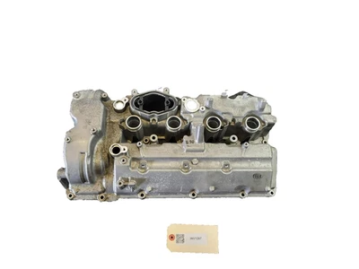 Cubierta de válvula de motor de conductor izquierdo BMW usada OEM para 2016-2018 X5 4,4 L Foto 1 de 4