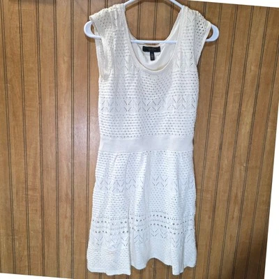 Vestido Jessica Simpson Crochet Sin Mangas Tejido Forrado Ajuste y Acampanado Talla M Foto 1 de 4