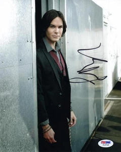Foto firmada de Tyler Blackburn 8x10 de Pretty Little Liars PSA/ADN AUTOGRAFIADA - Imagen 1 de 1