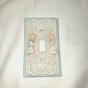 Placa de interruptor Porcelien Jesus Loves Me 1990 Betty Chaisson - Imagen 1 de 3