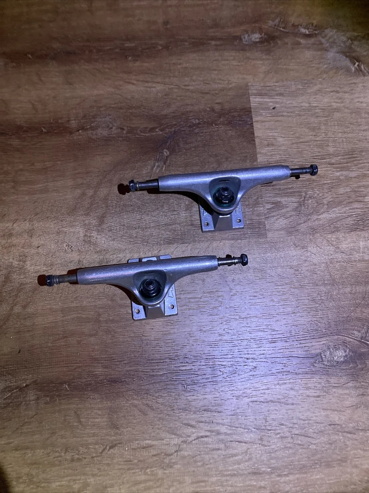 THUNDER POLISHED SKATEBOARD TRUCKS 8.5 - Image 1 of 3