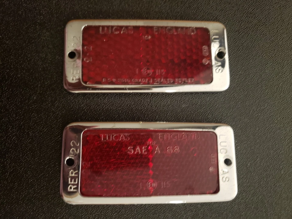 2 USED OEM LUCAS RED REAR SIDE MARKERS AND BEZELS FOR MG. - Изображение 1 из 1
