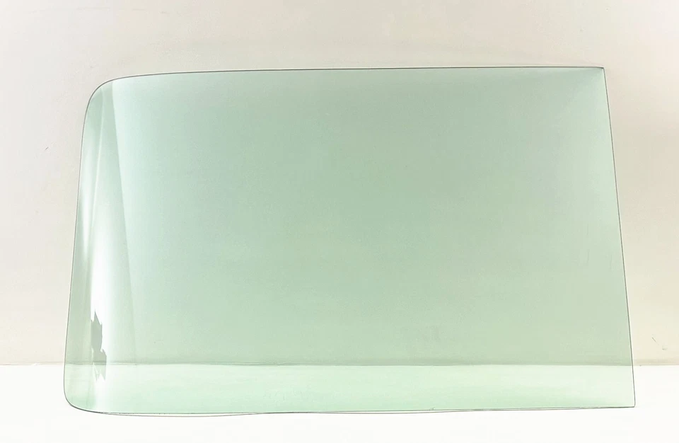 Passenger/Right Front Windshield Glass For Autocar Volvo White WX WH Xpeditor - Image 1 of 3