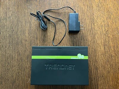 TRENDnet TE100-S16Eg 16-Port Fast Ethernet Switch W/ Power cord - Image 1 of 4