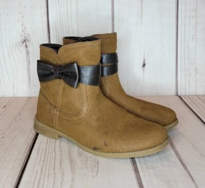 UGG Joanie Bow Zip Up Boots Girls Size 5 Brown - Image 1 of 4