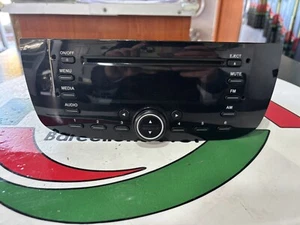 AUTORADIO STEREO LETTORE CD FIAT PUNTO EVO 2011 7355354400 A8205 - Foto 1 di 5