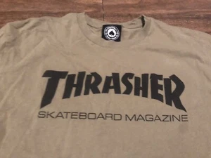 Camiseta Thrasher Skateboard Magazine Logotipo Clásico Verde Mediana Se adapta a Pequeña - Imagen 1 de 6