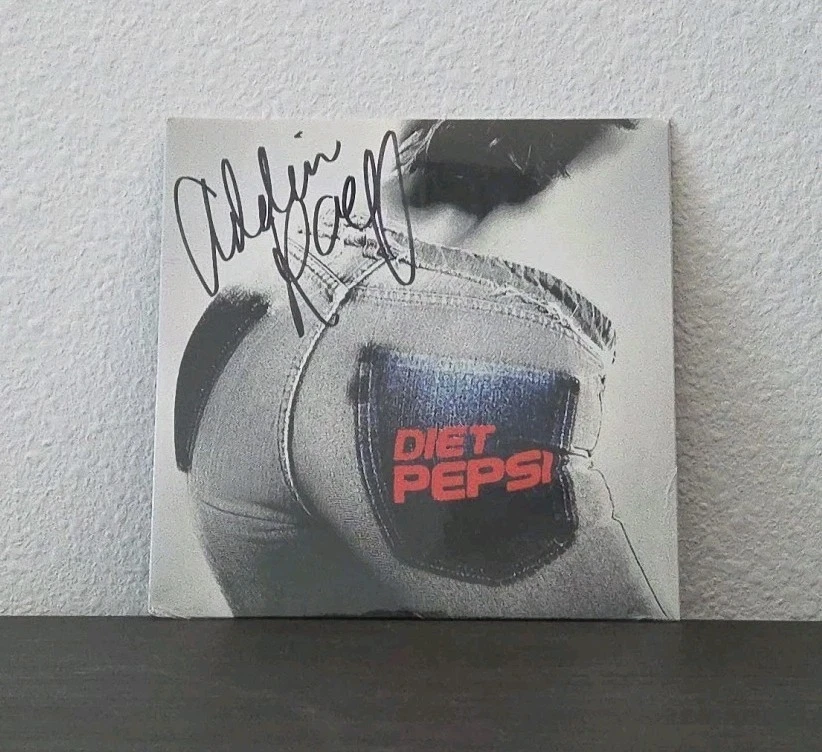 SIGNED - Addison Rae Diet Pepsi 7” Vinyl Red Limited Edition Autographed 🆕 ✅  - Image 1 of 3