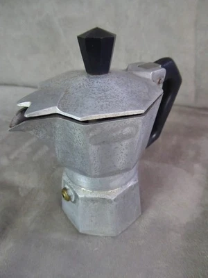 CAFETIERE EXPRESSO ITALIENNE, marque BIALETTI, ancienne, une tasse. - Photo 1/4